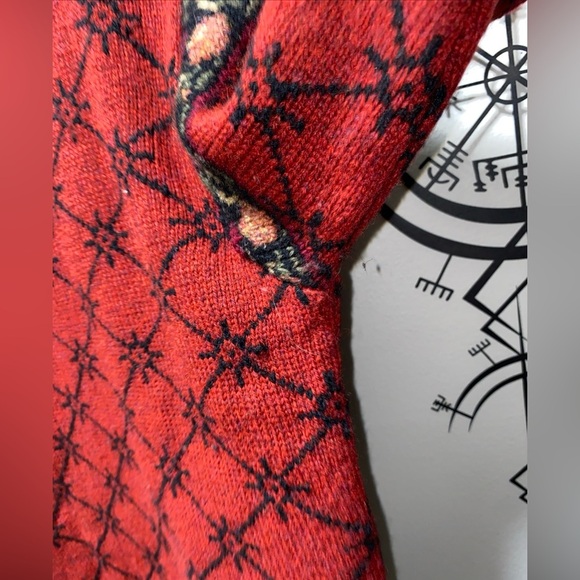 Icelandic Design Nordic Women’s 100%‎ Wool Sweater Embroidered Size Large Red - Picture 6 of 10